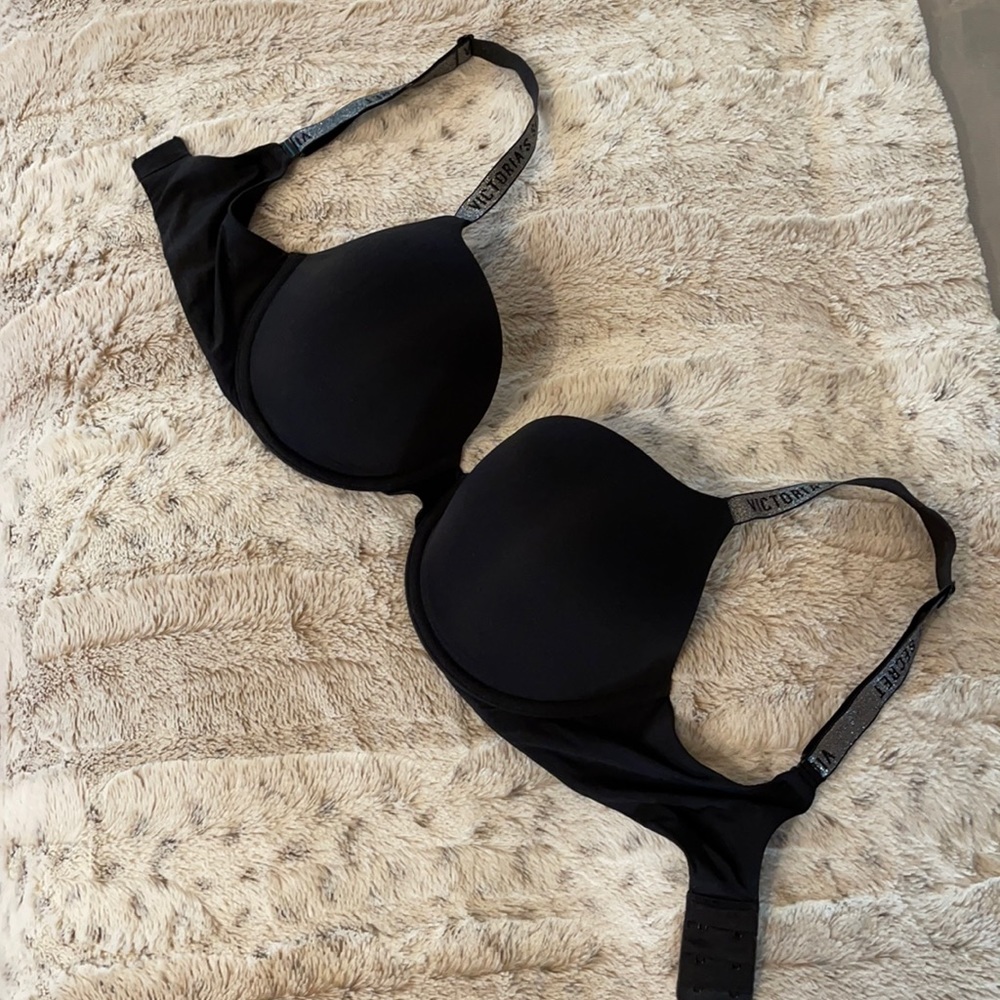 Victoria’s Secret Logo Strap Bra